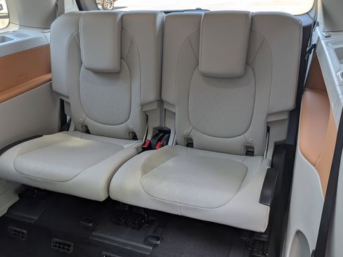 Used 2025 Volkswagen ID. Buzz Pro S Plus RWD image 19