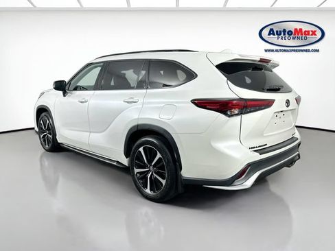 Used 2021 Toyota Highlander XSE AWD/4WD image 6