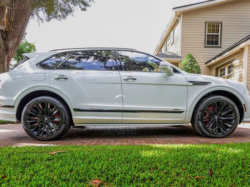 Used 2023 Bentley Bentayga Speed AWD/4WD image 9