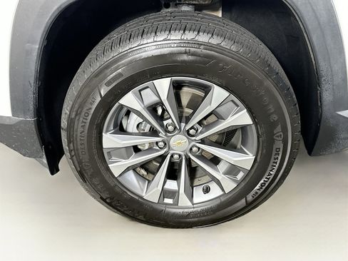 Used 2025 Chevrolet Equinox LT image 11