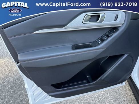Certified 2025 Ford Explorer Active w/ Active Comfort Package AWD/4WD image 20