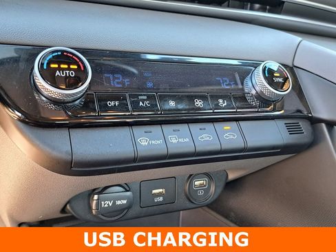 Used 2023 Hyundai Elantra SEL image 17