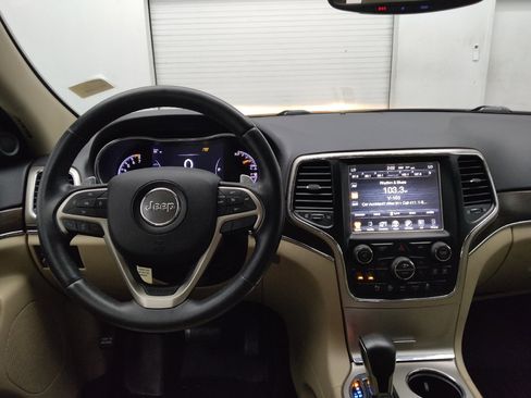 Used 2017 Jeep Grand Cherokee Limited AWD/4WD image 22
