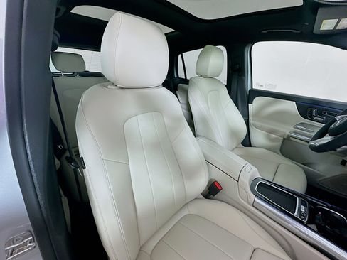 Certified 2026 Mercedes-Benz GLA 250 4MATIC image 38