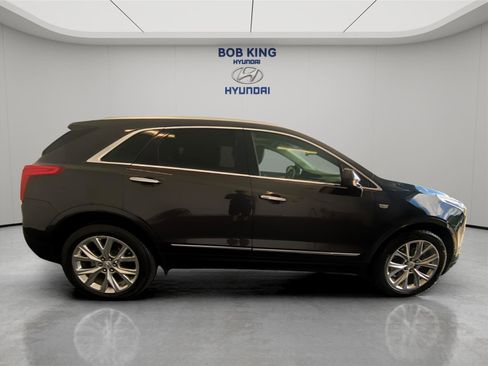 Used 2017 Cadillac XT5 Luxury w/ Driver Awareness Package AWD/4WD image 6