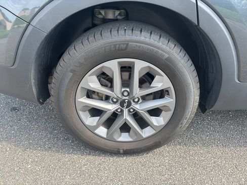 Used 2023 Kia Telluride LX AWD/4WD image 10
