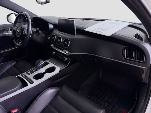 Used 2021 Kia Stinger GT2 image 32
