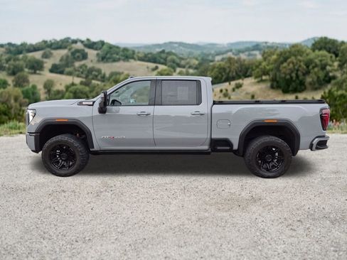 Used 2024 GMC Sierra 2500 AT4 w/ AT4 Premium Plus Package AWD/4WD image 5