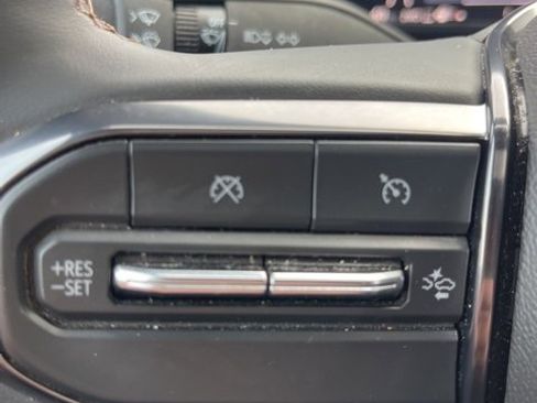 Used 2025 GMC Canyon AT4 w/ Off-Road Front Bumper Package image 21