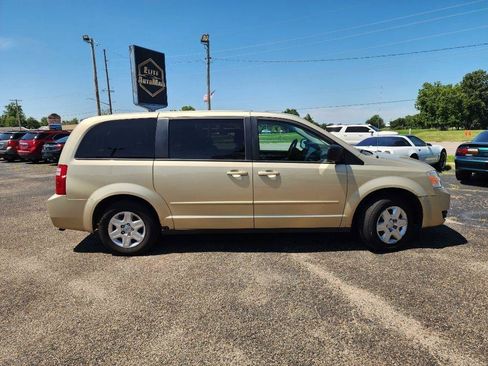 Used 2010 Dodge Grand Caravan SE FWD image 3