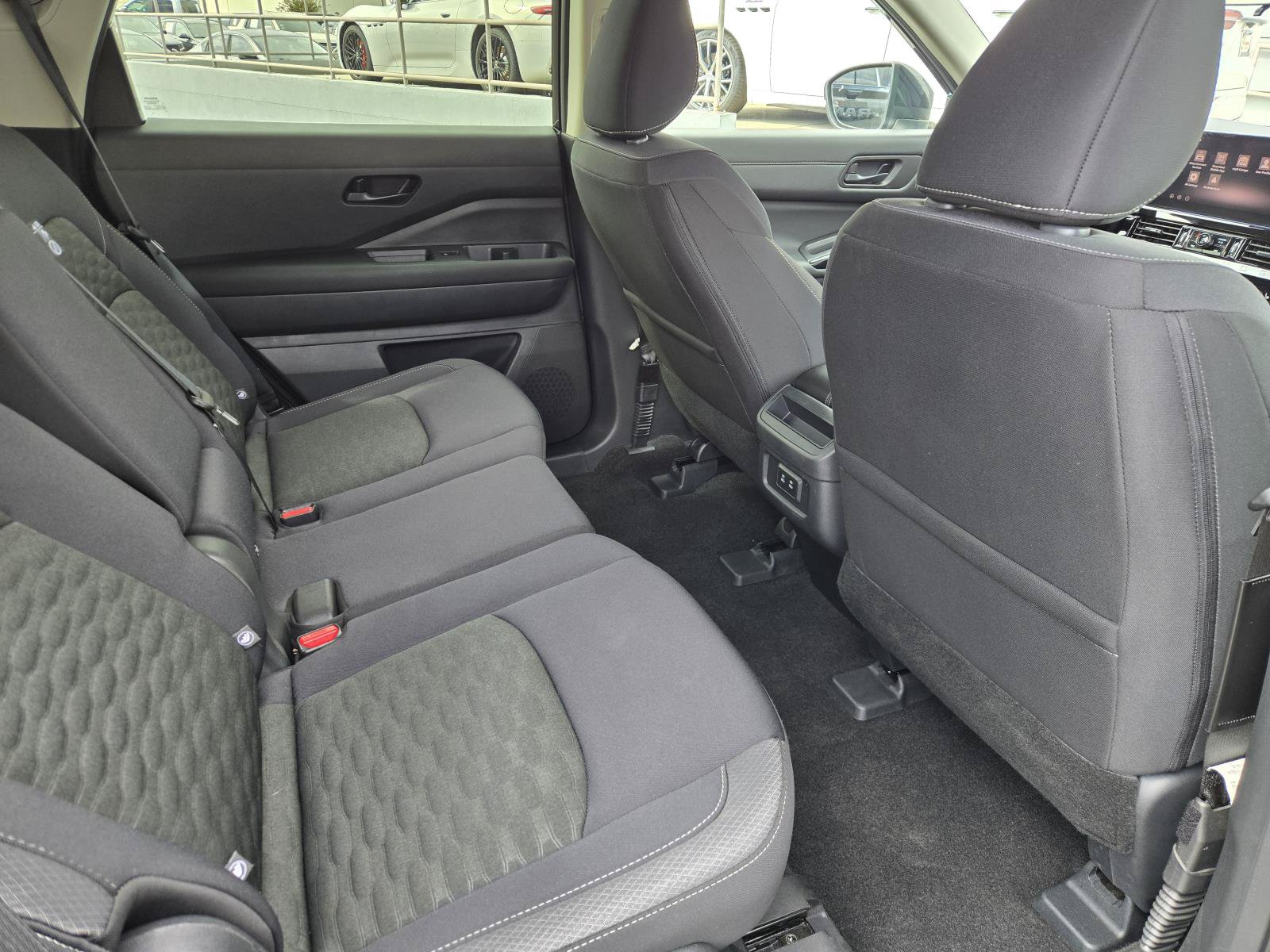 Used 2026 Nissan Pathfinder SV FWD image 29