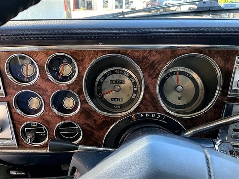 Used 1987 Chrysler Fifth Avenue RWD image 2