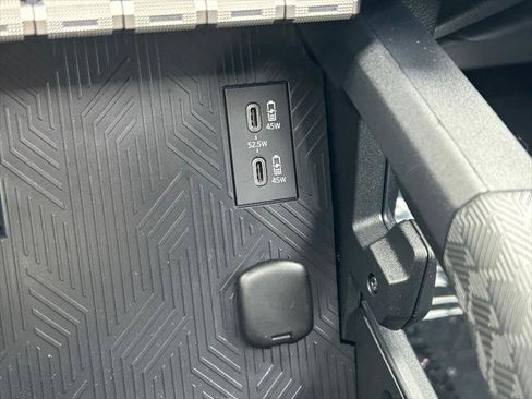 Certified 2025 Toyota 4Runner Limited AWD/4WD image 31