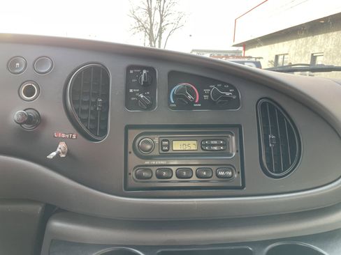 Used 2008 Ford E-350 and Econoline 350 XL image 15