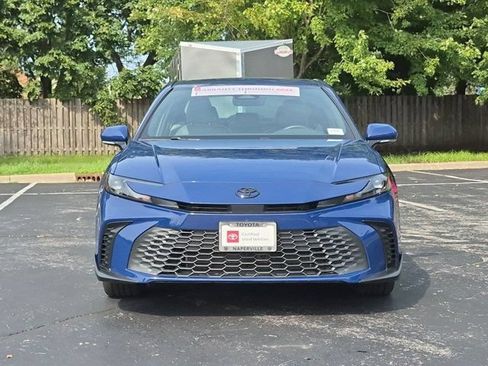Used 2025 Toyota Camry SE w/ Convenience Package AWD/4WD image 4