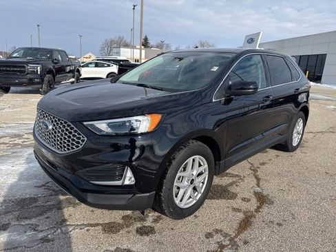 Used 2024 Ford Edge SEL w/ Convenience Package image 2
