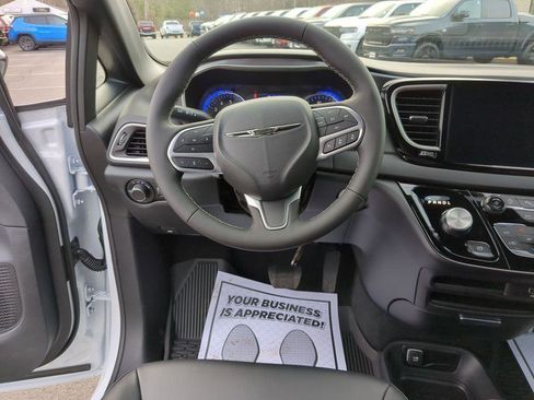 New 2026 Chrysler Voyager LX FWD image 13