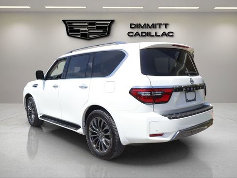Used 2024 Nissan Armada Platinum w/ Captain's Chairs Package RWD image 3