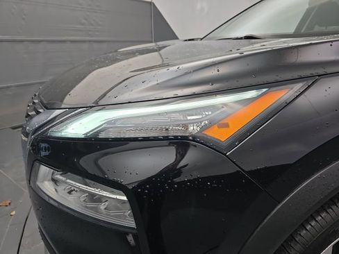 Used 2023 Nissan Rogue SV image 14