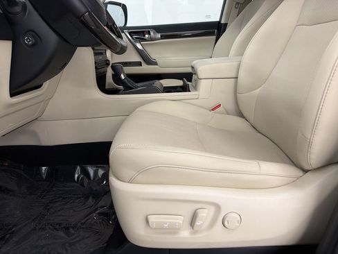 Used 2023 Lexus GX 460 Premium w/ Accessory Package AWD/4WD image 14