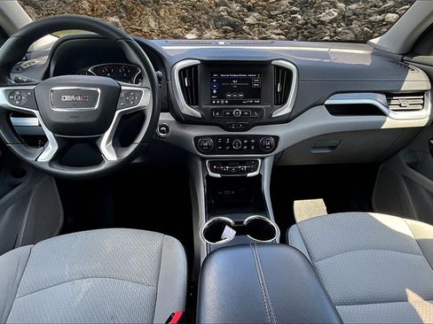 Used 2023 GMC Terrain SLE w/ Driver Convenience Package image 15