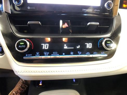 Used 2022 Toyota Corolla XSE image 17