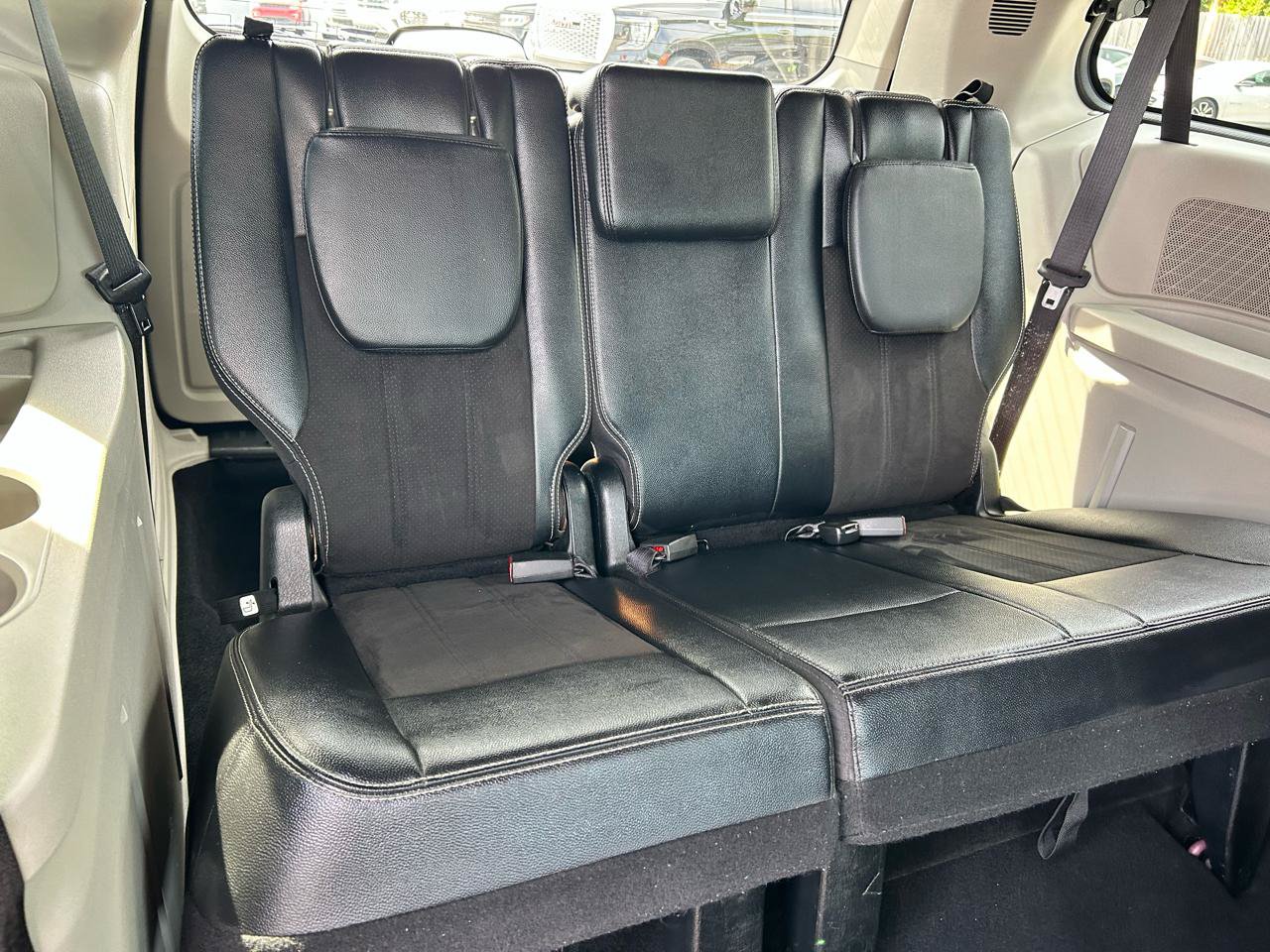 Used 2020 Dodge Grand Caravan SXT FWD image 13