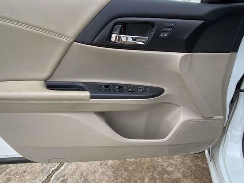 Used 2015 Honda Accord EX-L image 12