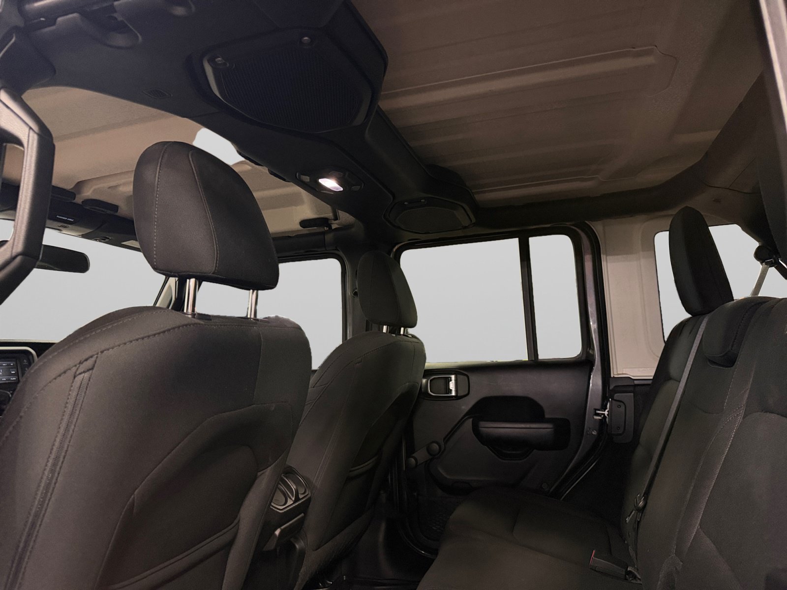 Used 2018 Jeep Wrangler Unlimited Sport AWD/4WD image 39