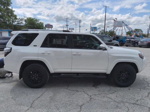 Used 2022 Toyota 4Runner SR5 Premium w/ Moonroof Package RWD image 2