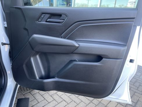 Used 2025 Chevrolet Colorado Trail Boss image 32