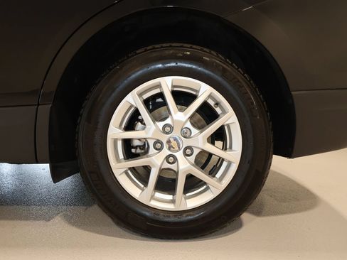 Used 2024 Chevrolet Equinox LT FWD image 32