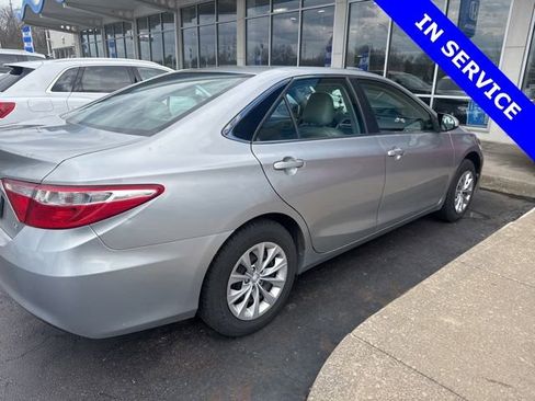 Used 2017 Toyota Camry LE image 8
