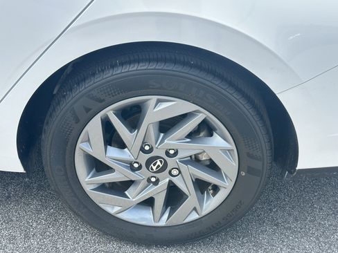 Used 2024 Hyundai Elantra SEL FWD image 20