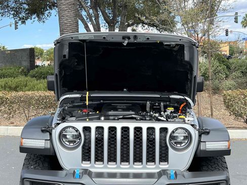 Used 2022 Jeep Wrangler Unlimited Rubicon 4xe AWD/4WD image 23
