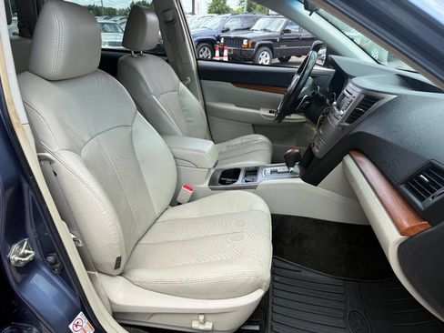 Used 2013 Subaru Outback 2.5i Limited AWD/4WD image 10