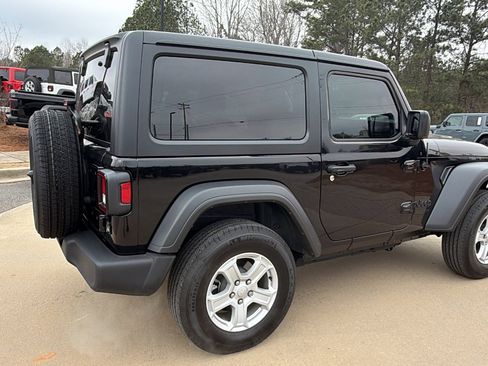 Used 2022 Jeep Wrangler Sport S image 8