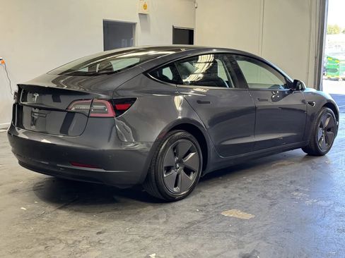 Used 2023 Tesla Model 3 Standard Range image 4