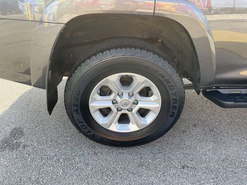 Used 2023 Toyota 4Runner SR5 Premium w/ Moonroof Package AWD/4WD image 12