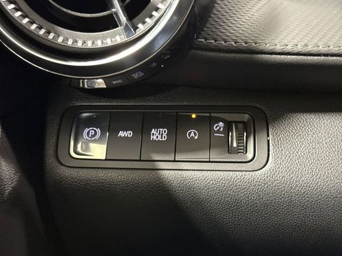 Used 2025 Chevrolet Equinox LT image 19