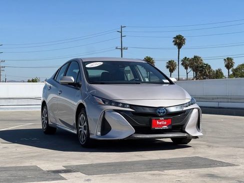 Used 2021 Toyota Prius Prime XLE w/ Carpet Mat Package (TMS) FWD image 3