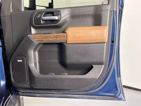 Used 2023 Chevrolet Silverado 3500 High Country image 10