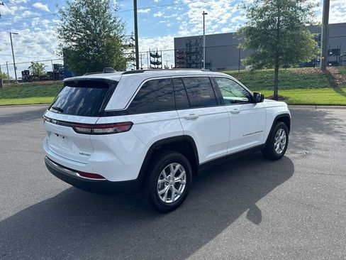 Used 2023 Jeep Grand Cherokee Limited w/ Luxury Tech Group II AWD/4WD image 11