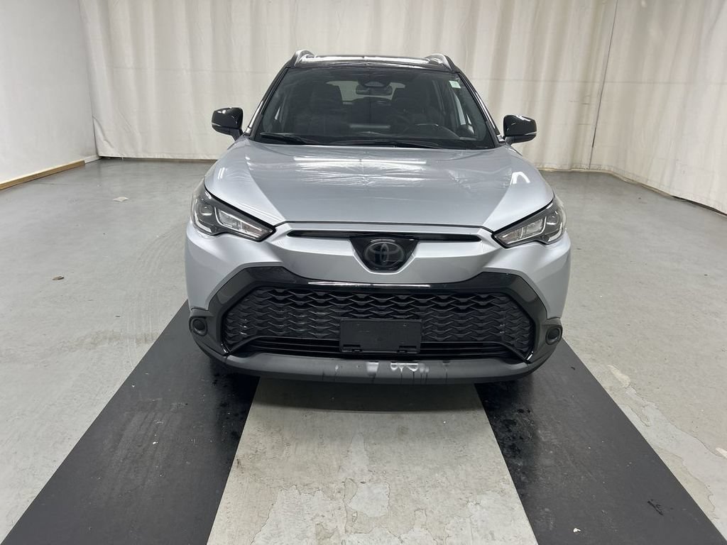 Used 2023 Toyota Corolla Cross AWD Hybrid w/ Moonroof Package image 3