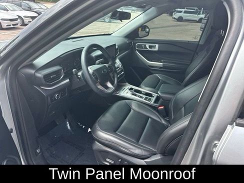 Used 2023 Ford Explorer XLT w/ Equipment Group 202A RWD image 18