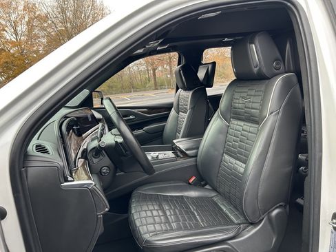 Used 2021 Cadillac Escalade Sport Platinum image 34