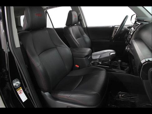 Used 2019 Toyota 4Runner TRD Off-Road Premium AWD/4WD image 18