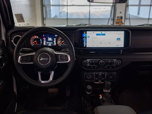 Certified 2025 Jeep Wrangler Sahara w/ Safety Group image 9