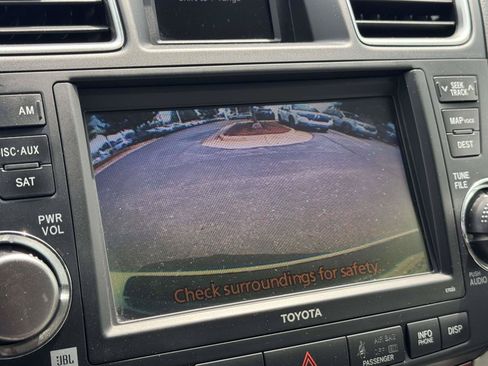 Used 2012 Toyota Highlander Limited AWD/4WD image 16
