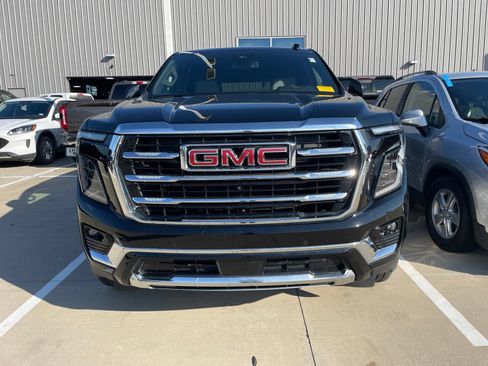 Used 2026 GMC Yukon Elevation RWD image 2